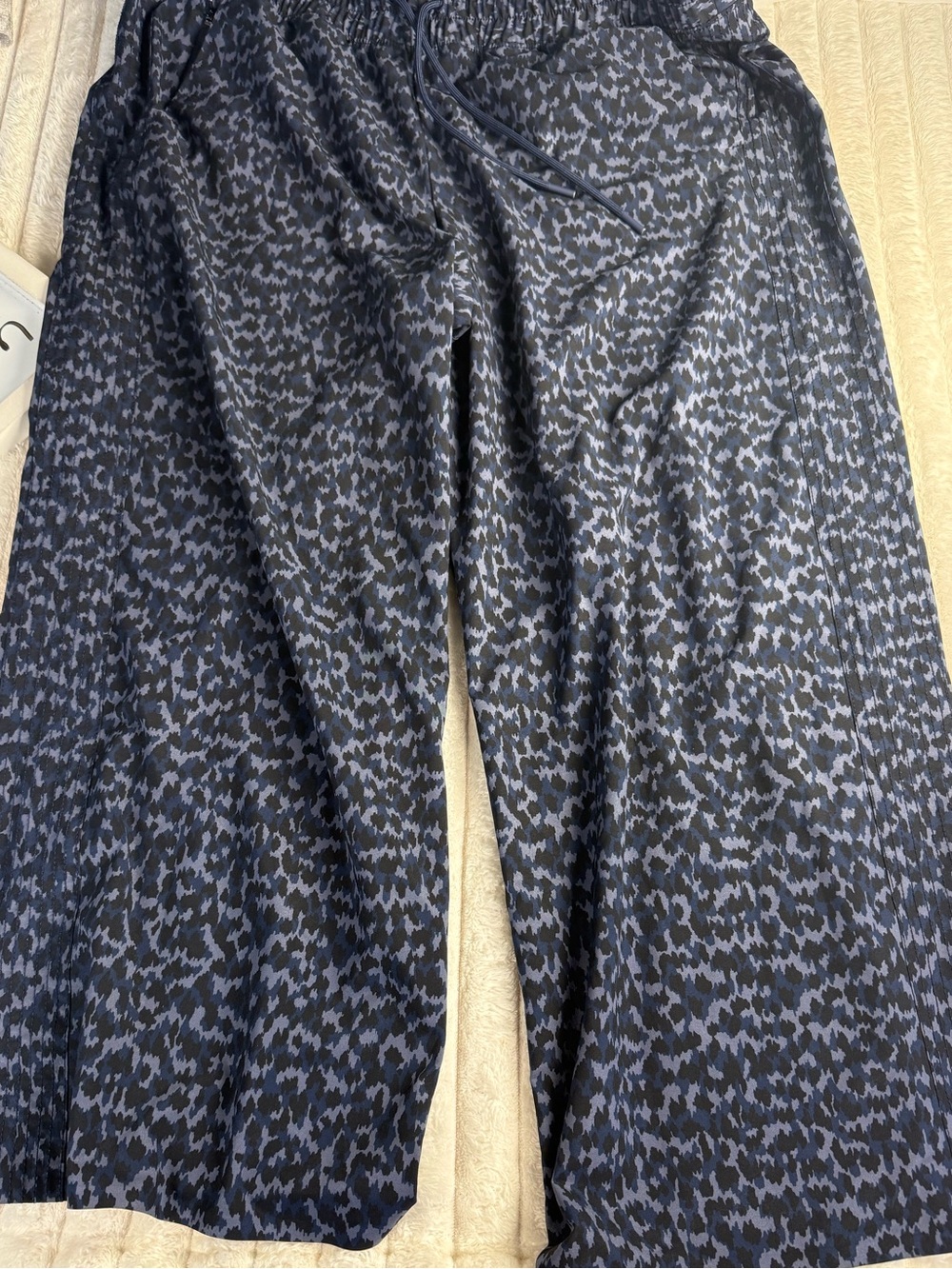 Athleta Avenue Printed Wide Leg Crop Pants Animal Print Black Blue Size 16 - Picture 9 of 14